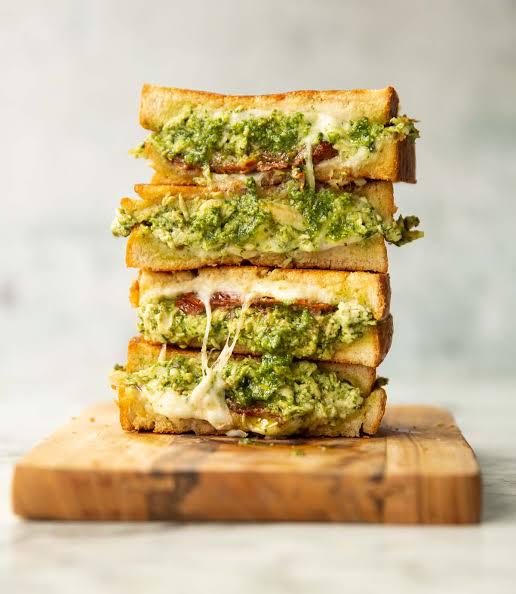 Gourmet pesto sauce (16 fl. oz.)