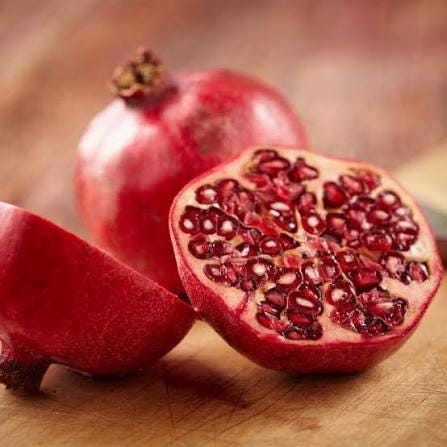 Pomegranate seeds (Punica granatum) (at least 25 seeds)